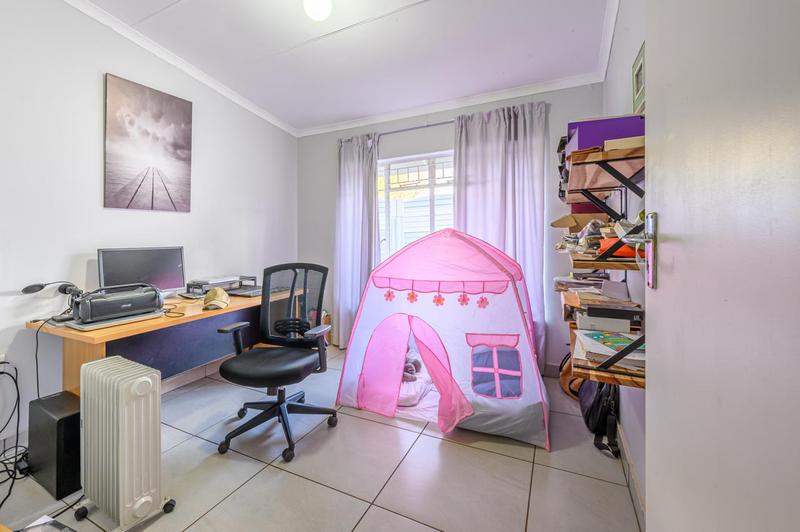 4 Bedroom Property for Sale in Van Der Hoff Park North West